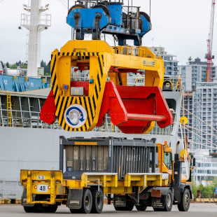 rotating container vessel, DP World Canadas Fraser Surrey Docks (310x310)